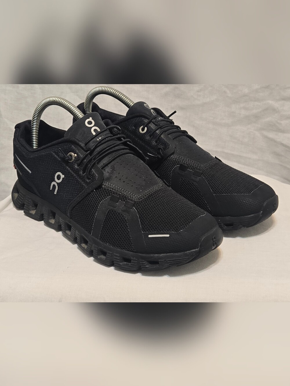 ON Cloud Running Sneaker Shoes Cloud 6 Black Womens Sz W8.5 - Picture 10 of 13